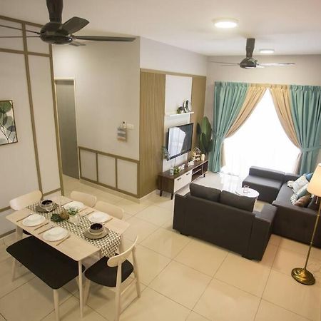 New Skysuites Lovely 2 Bedroom 4-6Pax Джохор-Бару Екстер'єр фото