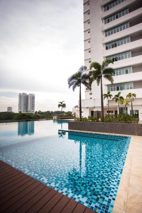 New Skysuites Lovely 2 Bedroom 4-6Pax Джохор-Бару Екстер'єр фото