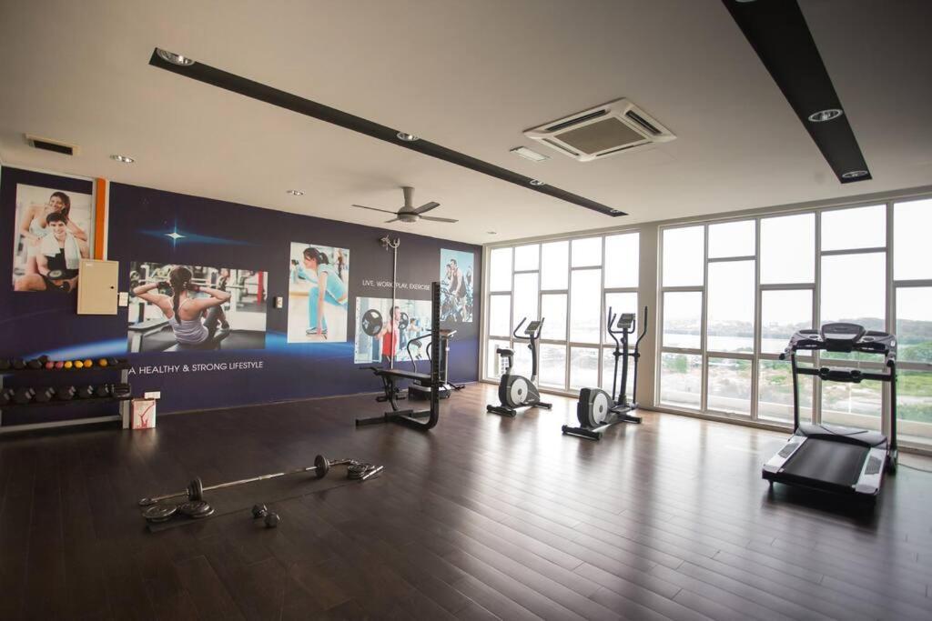 New Skysuites Lovely 2 Bedroom 4-6Pax Джохор-Бару Екстер'єр фото