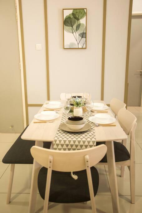 New Skysuites Lovely 2 Bedroom 4-6Pax Джохор-Бару Екстер'єр фото