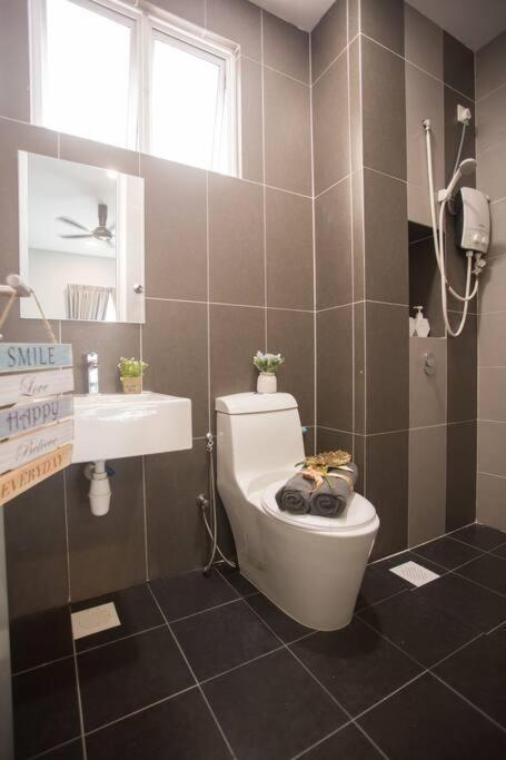 New Skysuites Lovely 2 Bedroom 4-6Pax Джохор-Бару Екстер'єр фото
